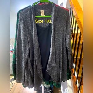 Tank and sweater combo size 1XL (16w)